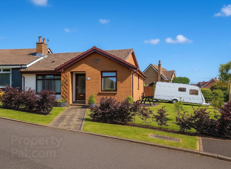 24 Victoria Rise, Carrickfergus, BT38 7UR photo