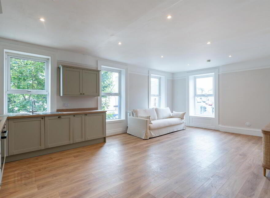 2a High Street, Donaghadee, BT21 0AA