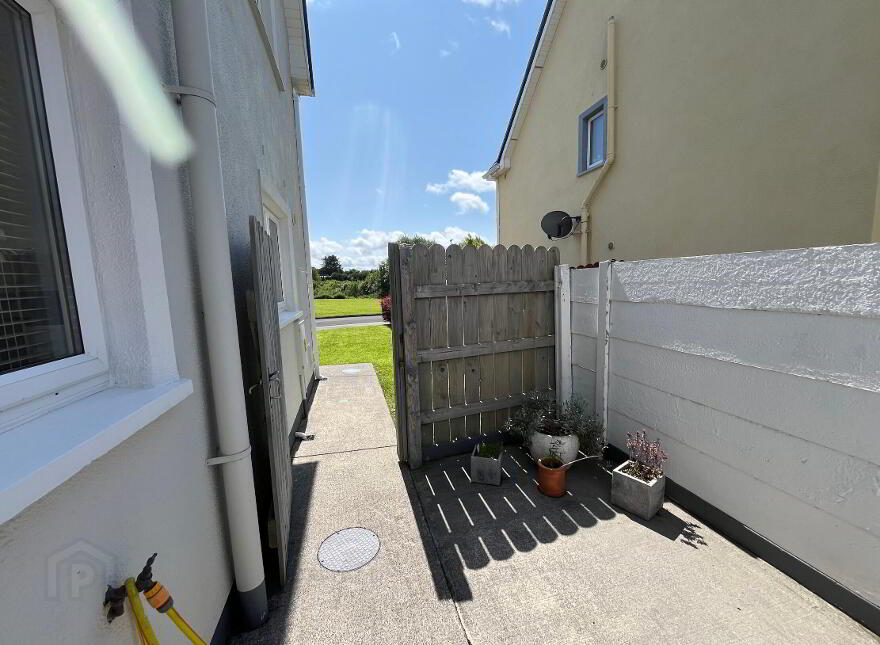 No. 2 Hillcrest, Stonebridge, Dromahair, F91W6T2