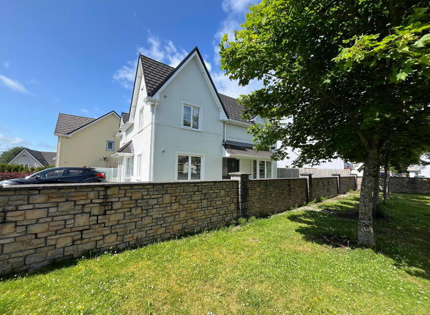 No. 2 Hillcrest, Stonebridge, Dromahair, F91W6T2