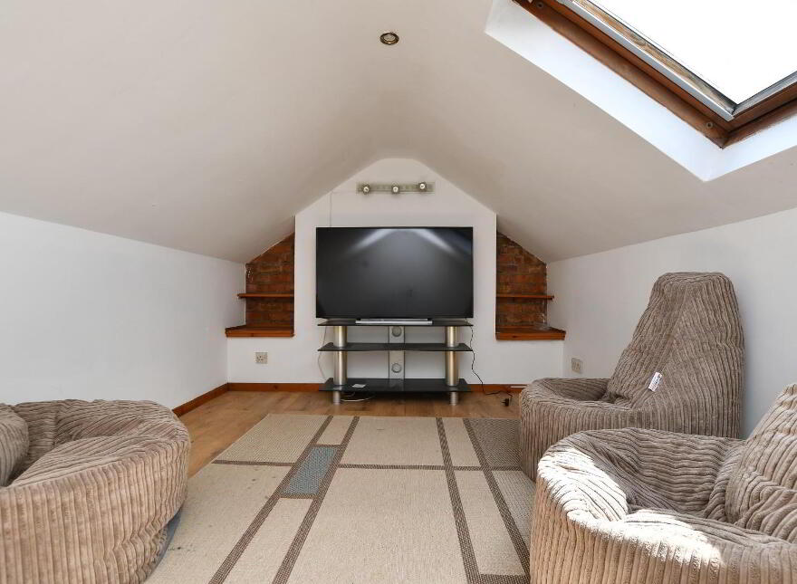 207 Belfast Road, Bangor, BT20 3PT