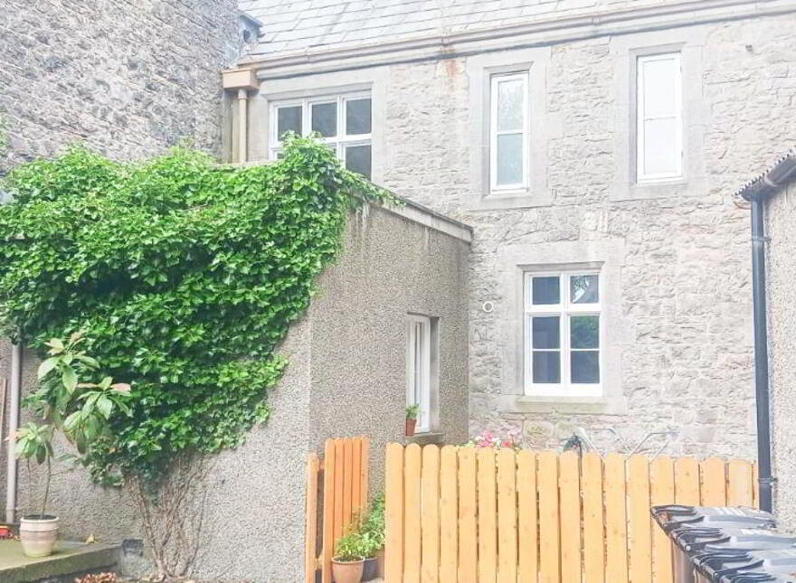 15/3 Cathedral Close, Armagh, BT61 7EF photo