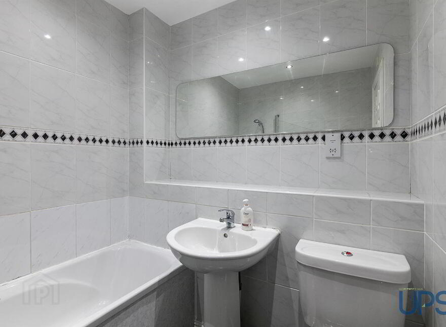 10 St. Annes Road, Blacks Road, Belfast, BT10 0PQ