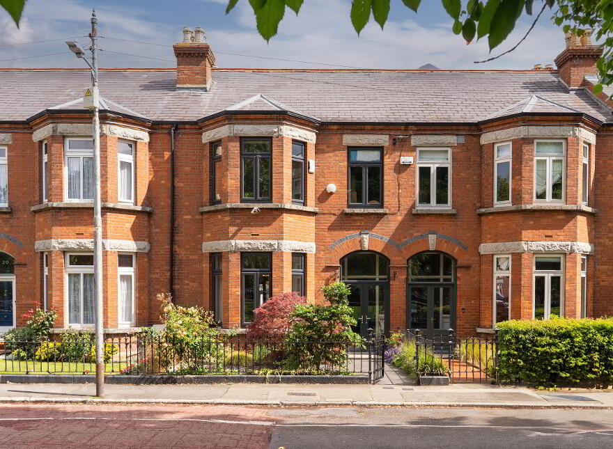 19 Eaton Square, Terenure, 6w, D6w Xn47, Dublin photo