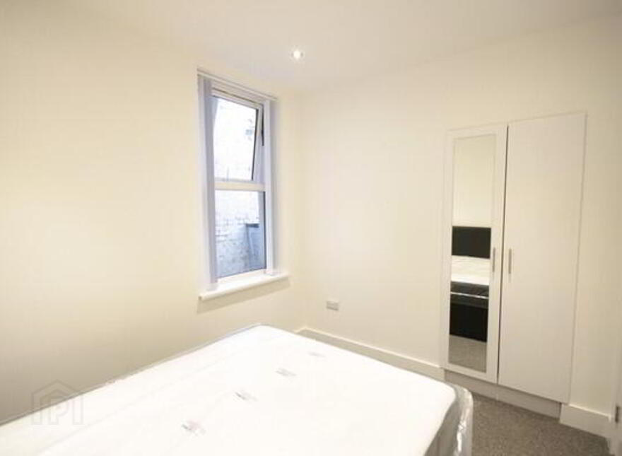 4, 23 Ulsterville Avenue, Belfast, BT9 7AS
