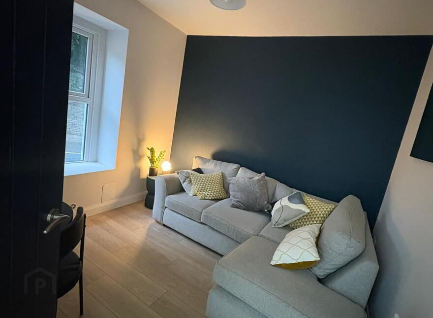 STUDENT ACCOMDATION, 79 Creggan Road, Derry, BT48 9DA