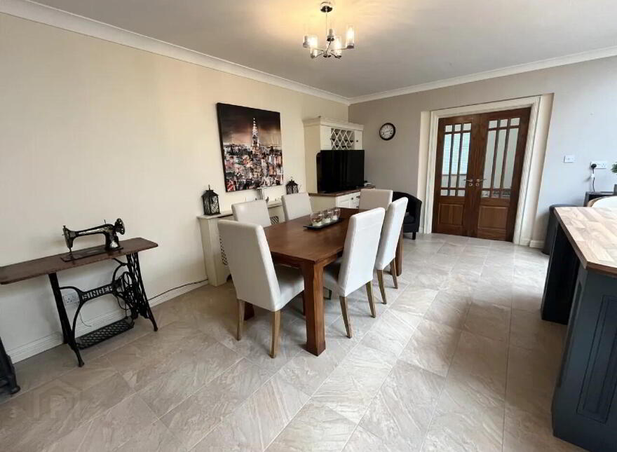 13 Meadow Park, Swinford, F12R972