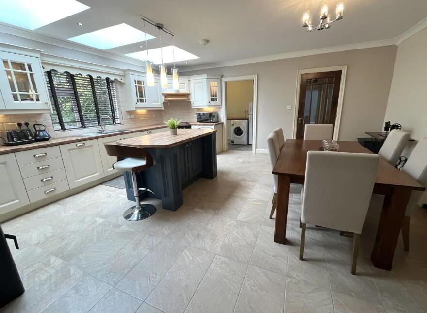 13 Meadow Park, Swinford, F12R972