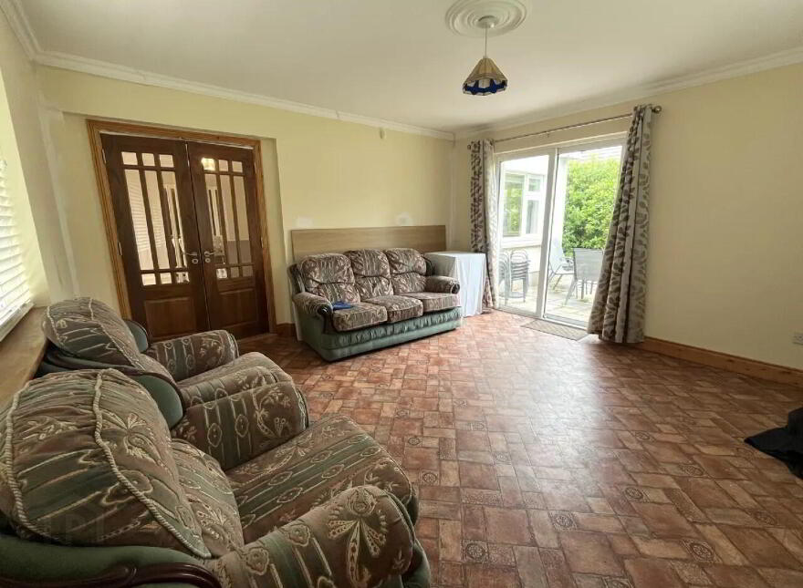 13 Meadow Park, Swinford, F12R972