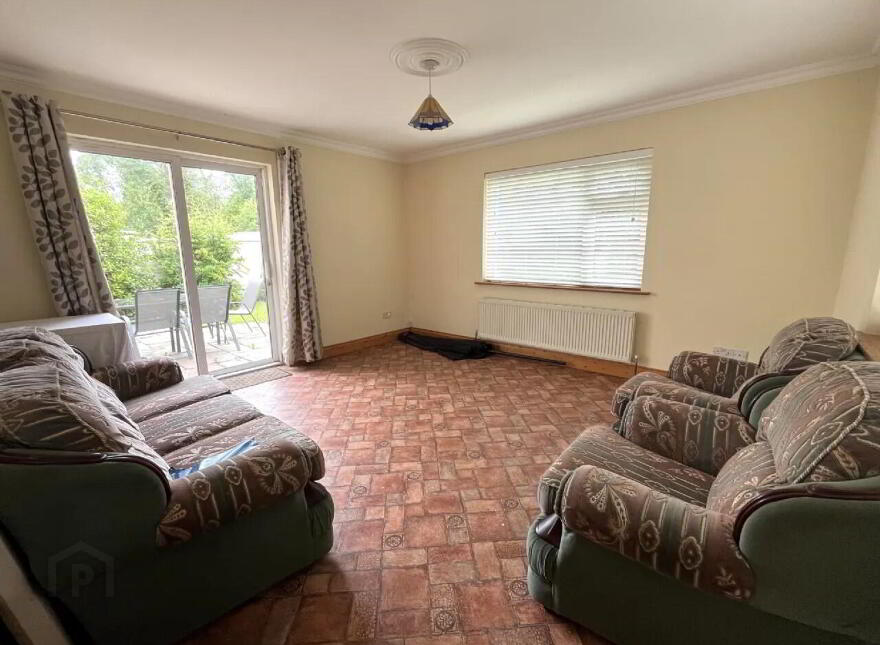 13 Meadow Park, Swinford, F12R972