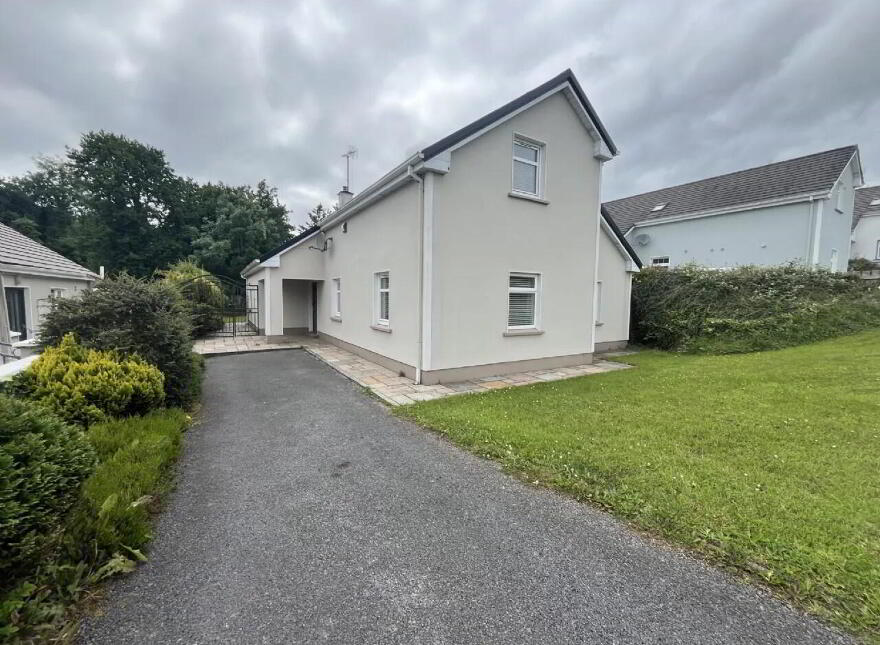 13 Meadow Park, Swinford, F12R972