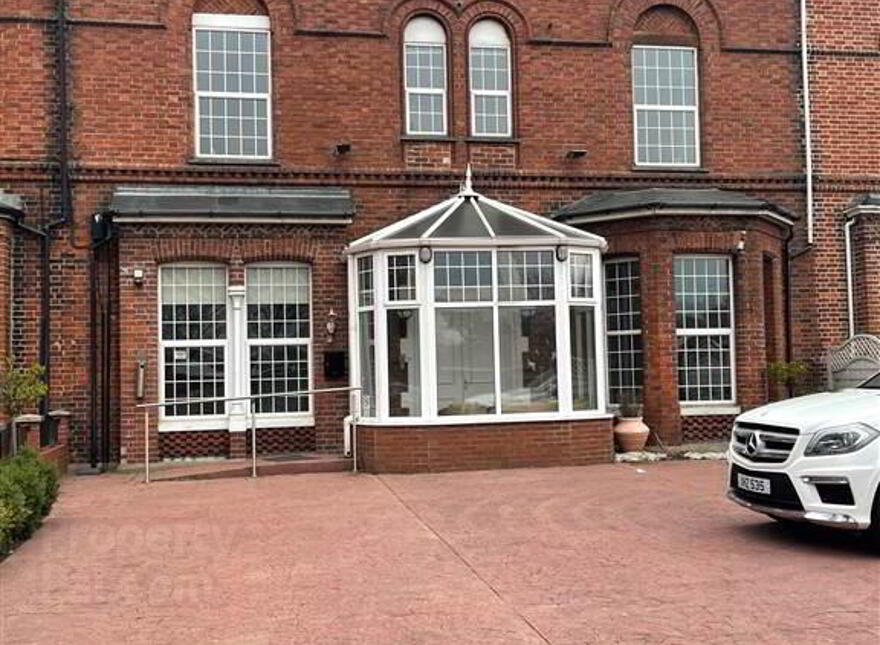 254 Ravenhill Road, Studio8, Belfast, BT6 8GJ photo