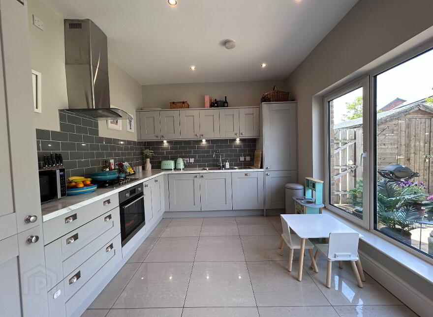 10 Blaris Drive, Lisburn, BT27 5QJ
