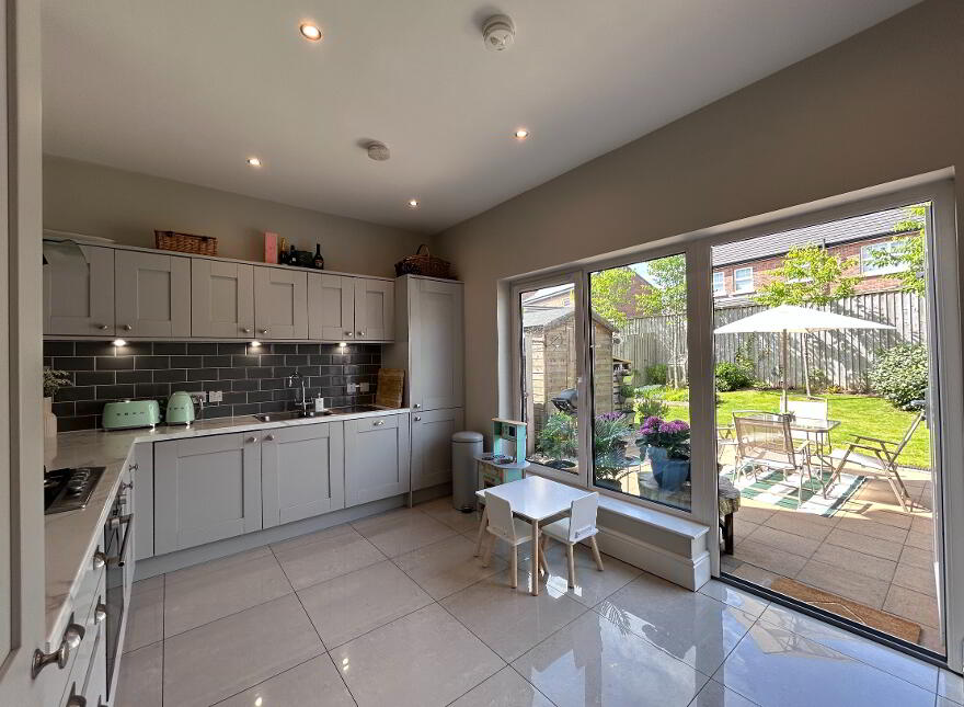 10 Blaris Drive, Lisburn, BT27 5QJ