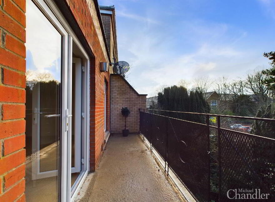 Apt 6, Holyrood Manor, Belfast, BT9 5DA