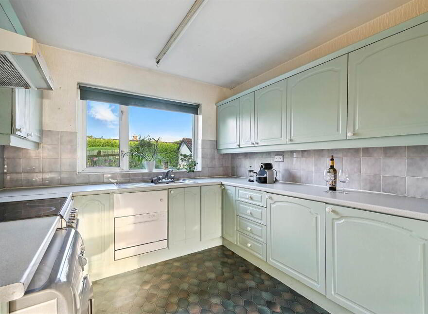 32 Bayview Road, Bangor, BT19 6AR