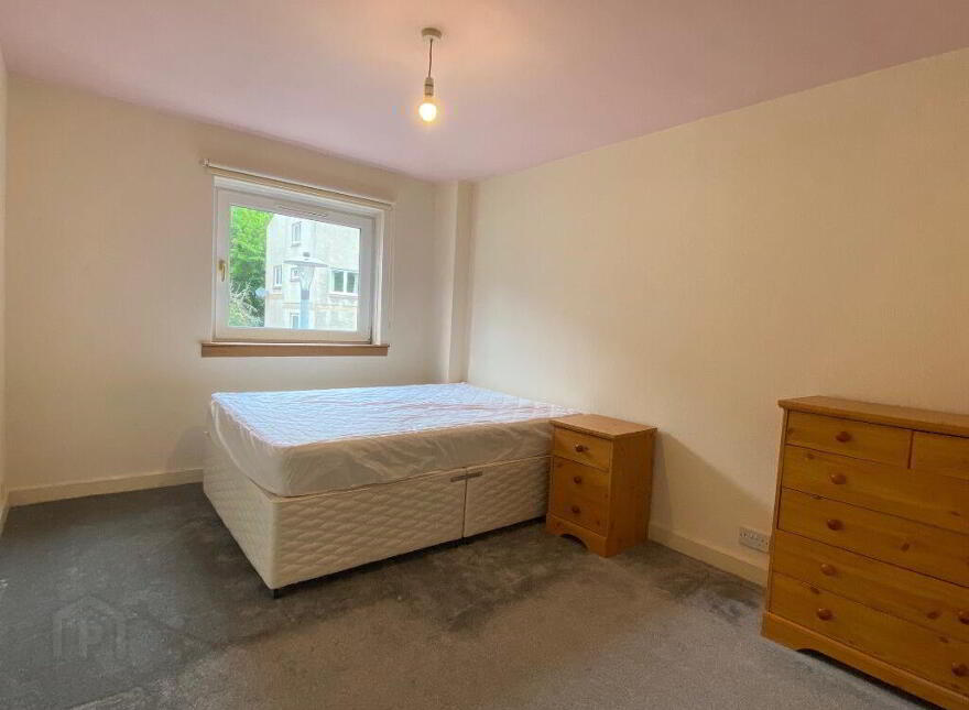 57 Abbeyhill, Holyrood, Edinburgh, EH8 8DY