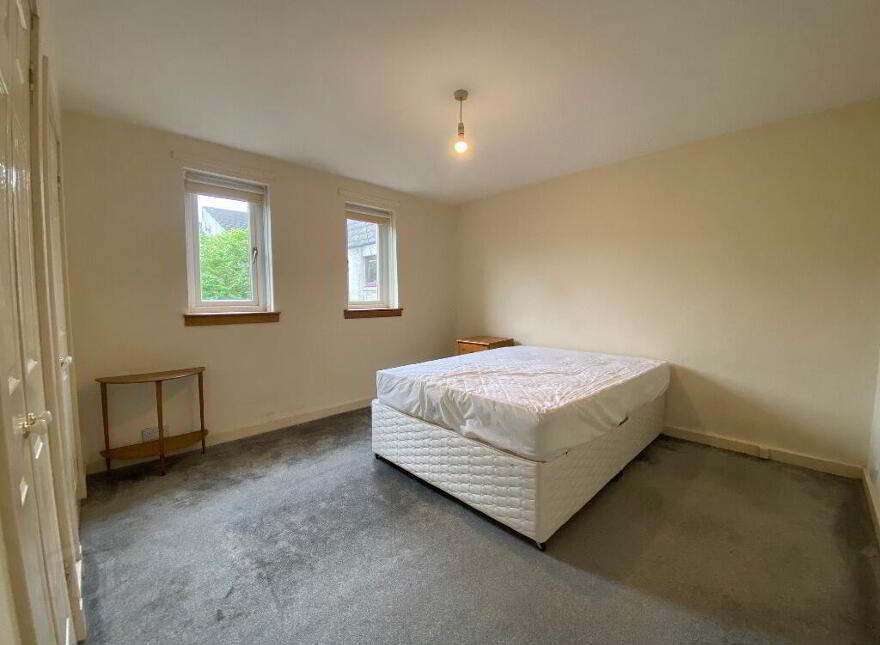 57 Abbeyhill, Holyrood, Edinburgh, EH8 8DY