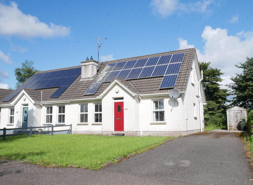 14 Laragh Lee, Ballycassidy, Enniskillen, BT94 2JA photo