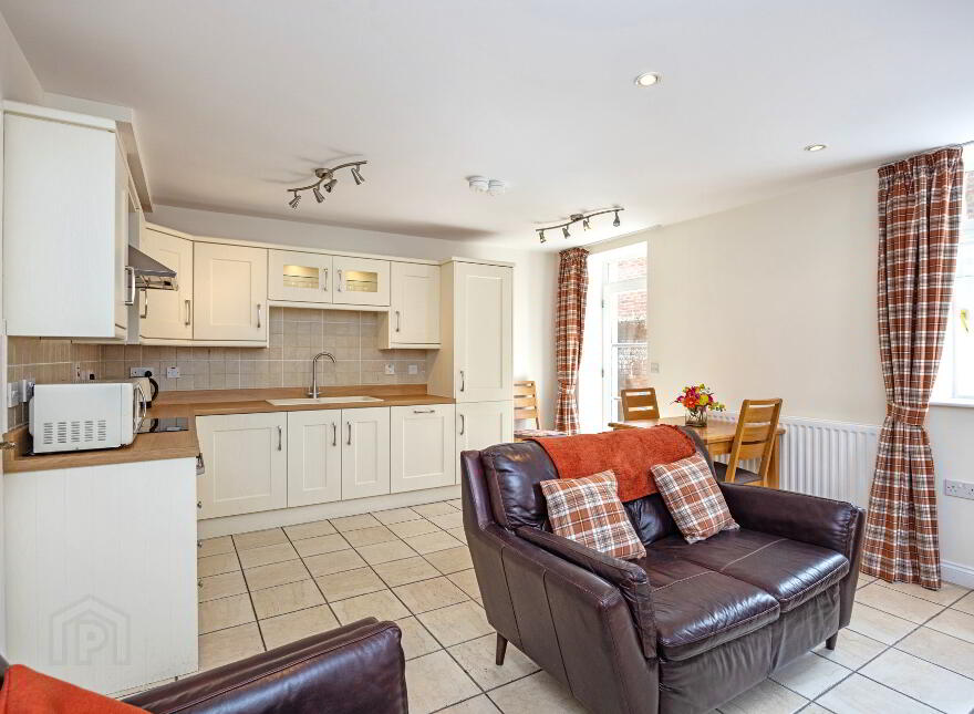 2 Downshire Hall, Ballynahinch Street, Royal Hillsborough, BT26 6GE