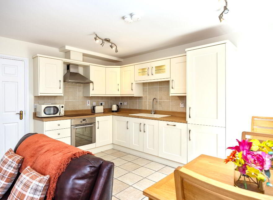 2 Downshire Hall, Ballynahinch Street, Royal Hillsborough, BT26 6GE