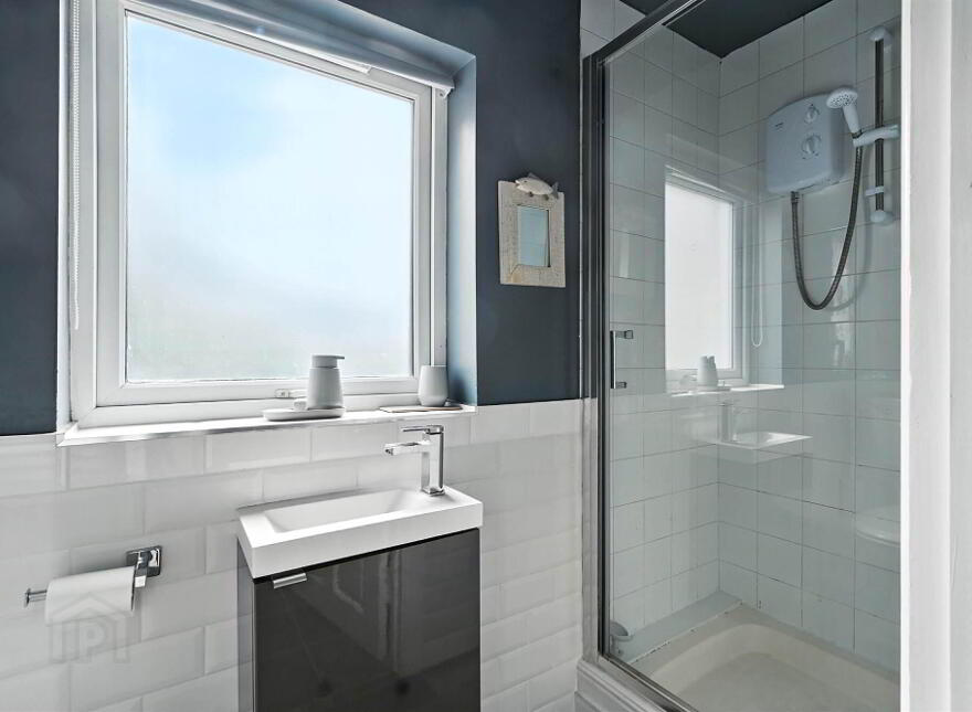 111 Ardenlee Avenue, Belfast, BT6 0AD