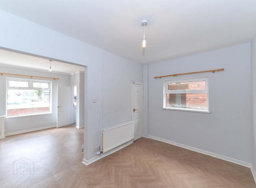 10 Dunraven Crescent, Belfast, BT5 5LE