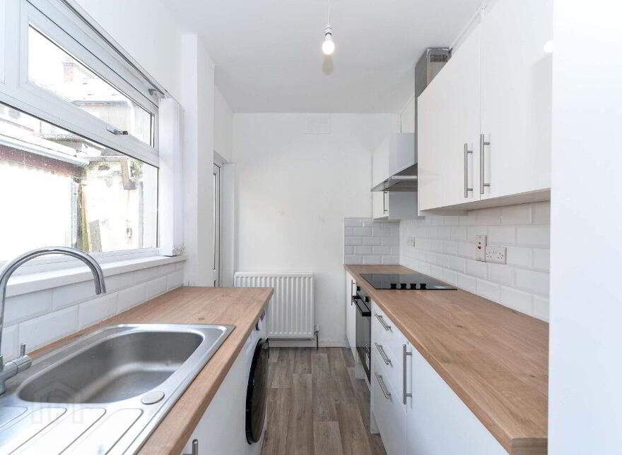 10 Dunraven Crescent, Belfast, BT5 5LE