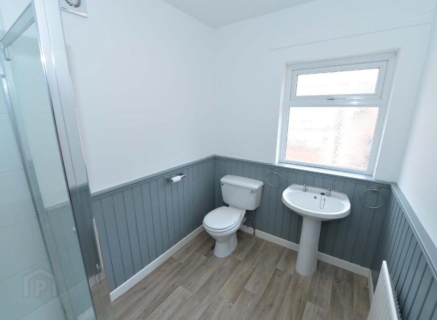 10 Dunraven Crescent, Belfast, BT5 5LE