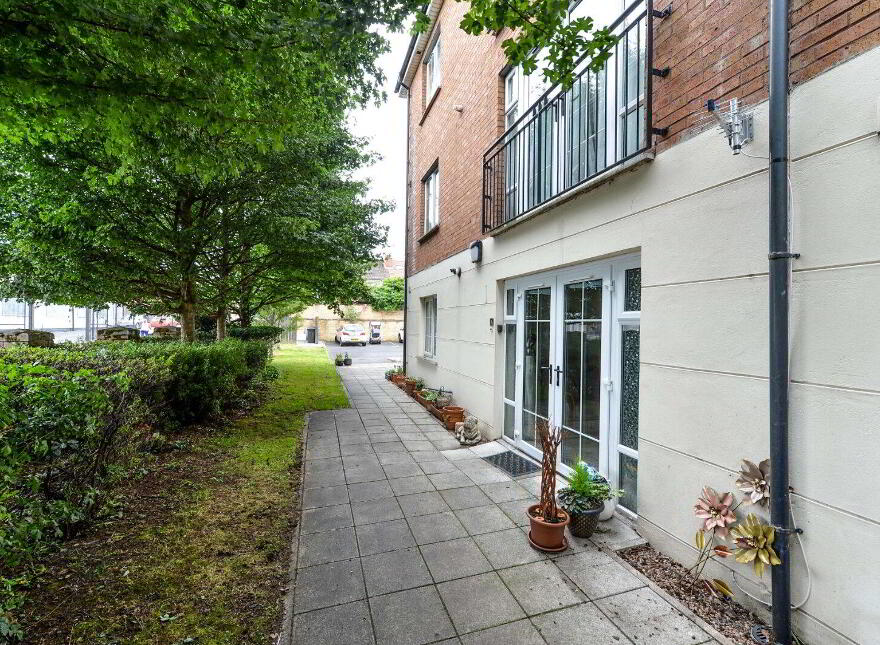 Apartment 9 The Courtyard 222 Castlereagh Road, Belfast, BT5 5FZ
