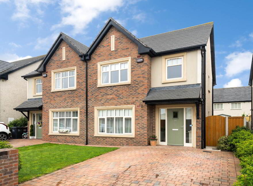 36 Kestrel Manor, Drogheda, A92WE0Y photo
