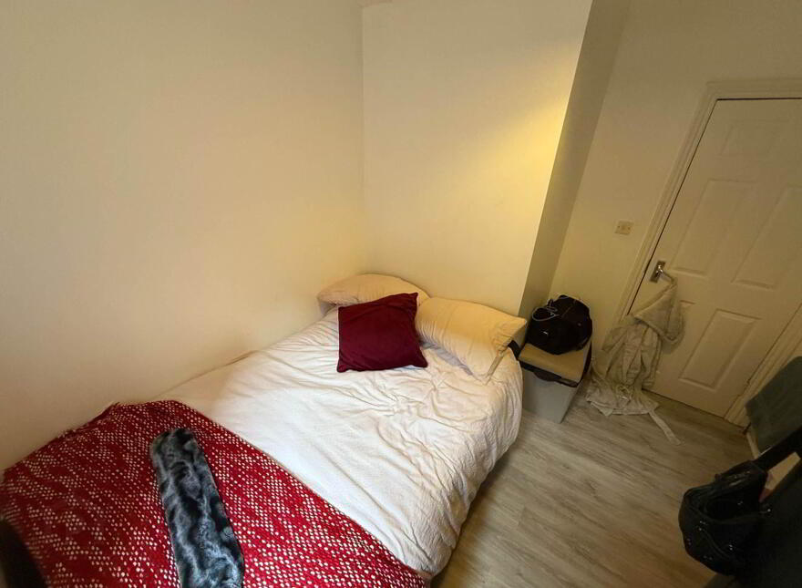 Apartment 1 Stranmillis Road, Belfast, BT9 5AE