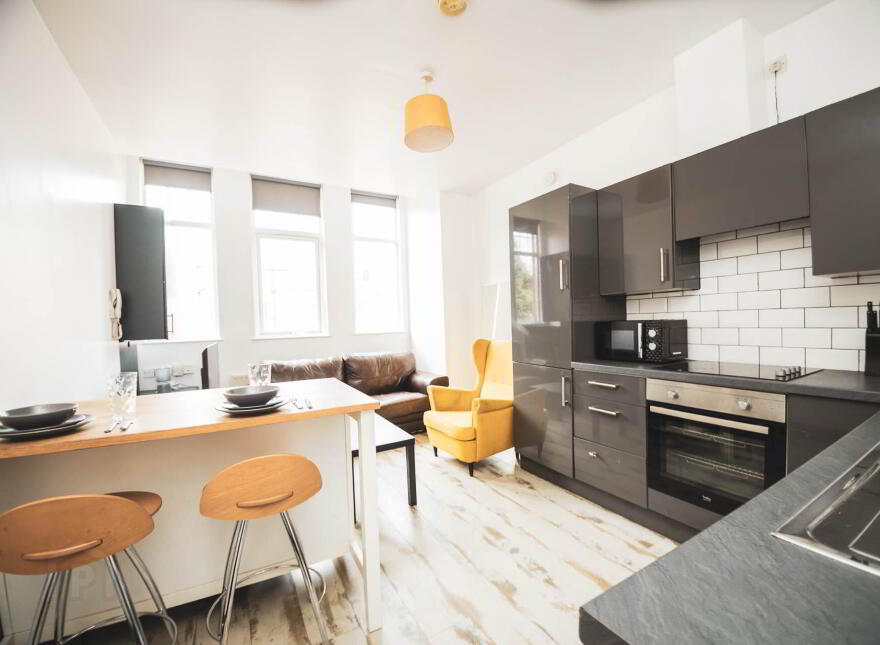Apartment 2 Stranmillis Road, Belfast, BT9 5AE