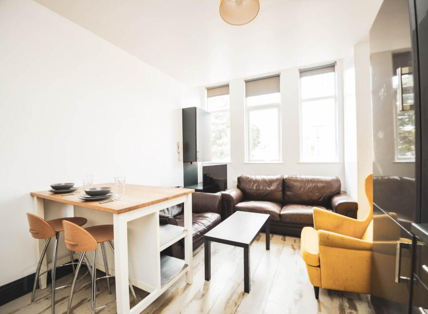 Apartment 2 Stranmillis Road, Belfast, BT9 5AE