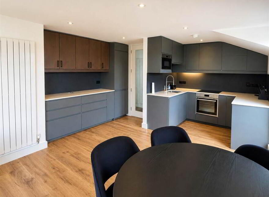 7 Balmoral Manor, 78 Balmoral Avenue, Belfast, BT9 6NY