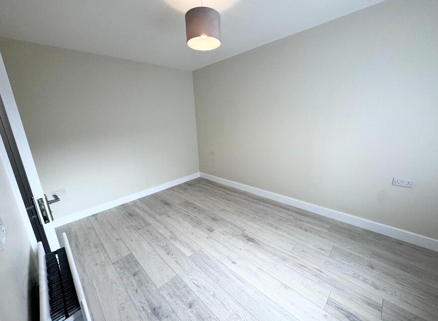 17 Rathmore Crescent, Creggan, Derry, BT48 9RL