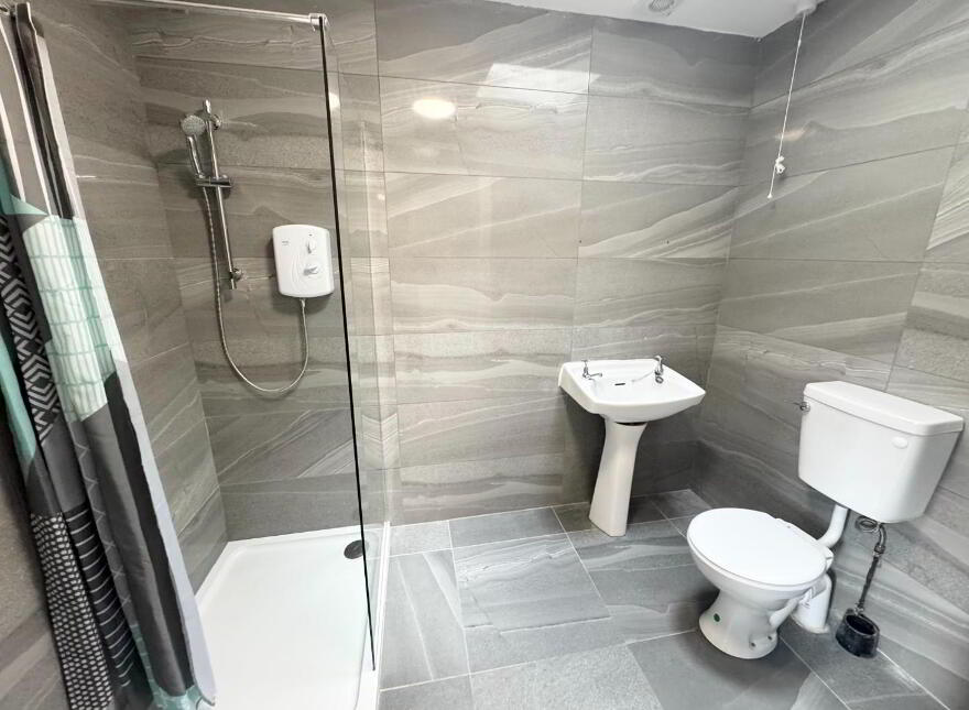 17 Rathmore Crescent, Creggan, Derry, BT48 9RL