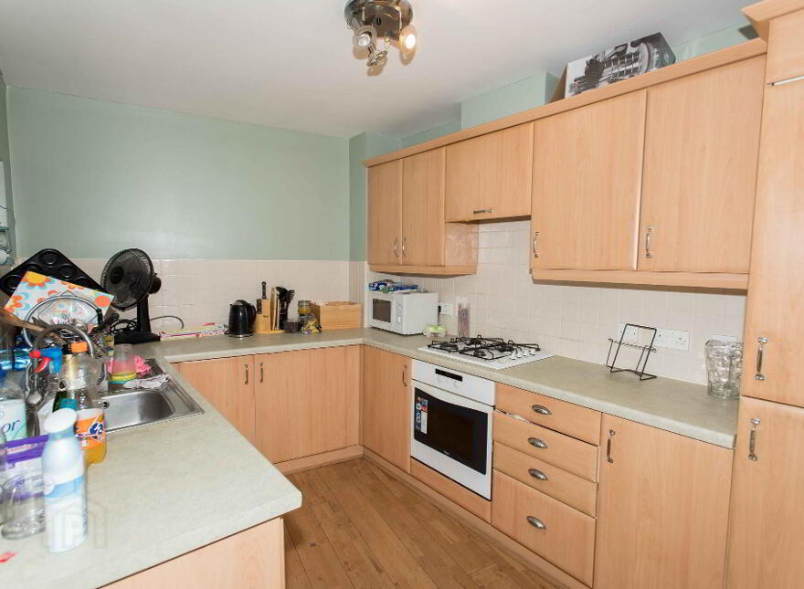 Apt 35, 17 Queens Square, Belfast, BT1 3FF