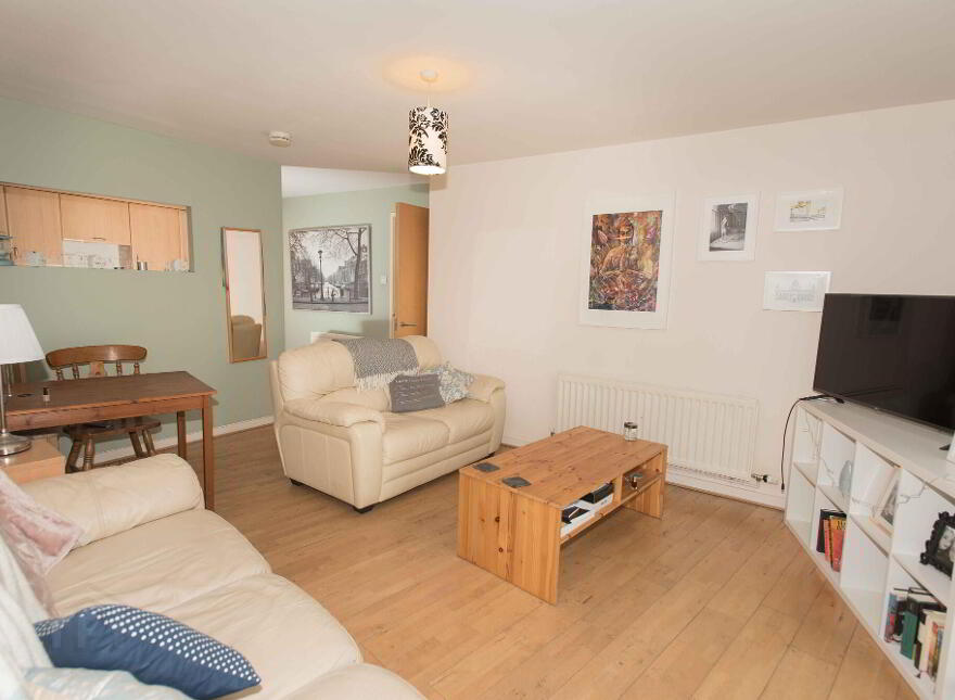 Apt 35, 17 Queens Square, Belfast, BT1 3FF