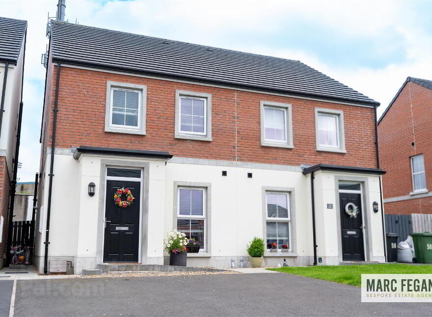 52 Atherton Square, Lurgan, Craigavon, BT66 8FJ photo