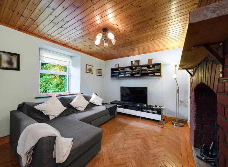 St. Killians Park, Mullagh, A82CD39