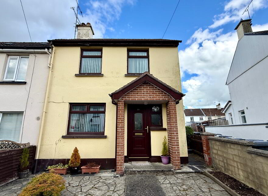 34 Erne Gardens, Irish Street, Londonderry, BT47 2HQ photo