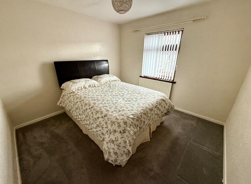 34 Erne Gardens, Irish Street, Londonderry, BT47 2HQ