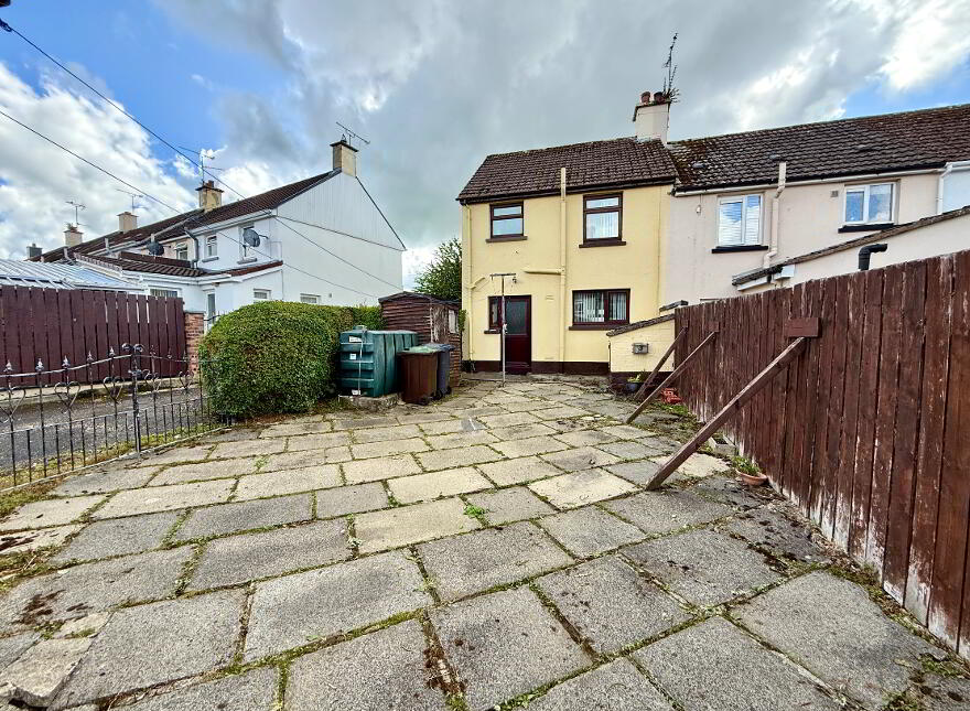 34 Erne Gardens, Irish Street, Londonderry, BT47 2HQ