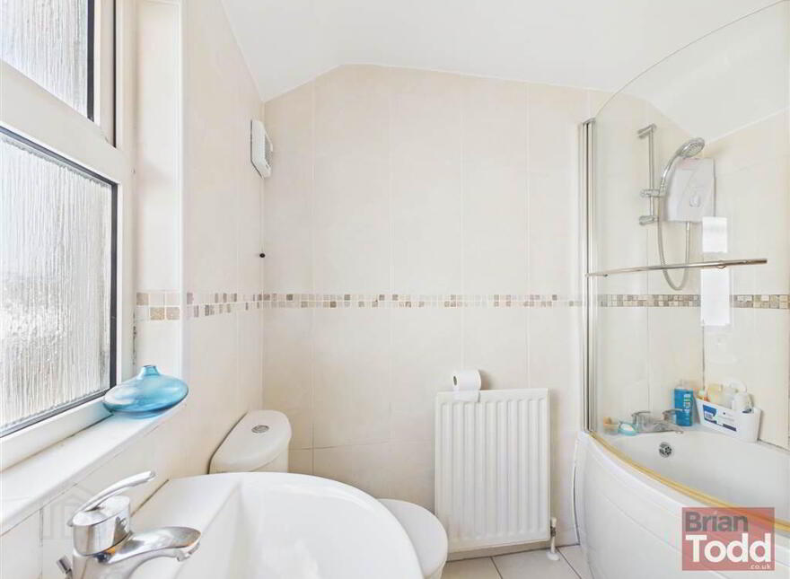 Bank Road, Larne, BT40 3AN