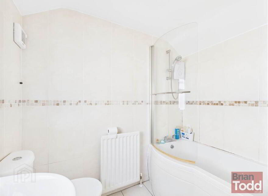 Bank Road, Larne, BT40 3AN