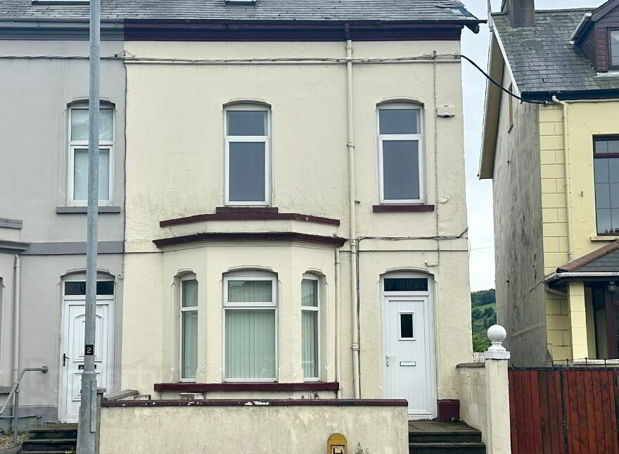 3 Victoria Road, Larne, BT40 1RY photo