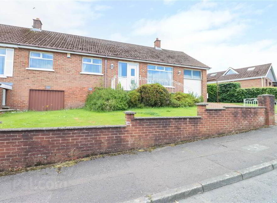 3 Ferndene Avenue, Dundonald, Belfast, BT16 2ER photo