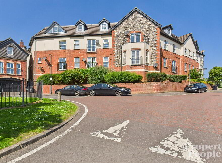 Apartment 12 42 St. Marys Gardens, Belfast, BT12 7LG photo