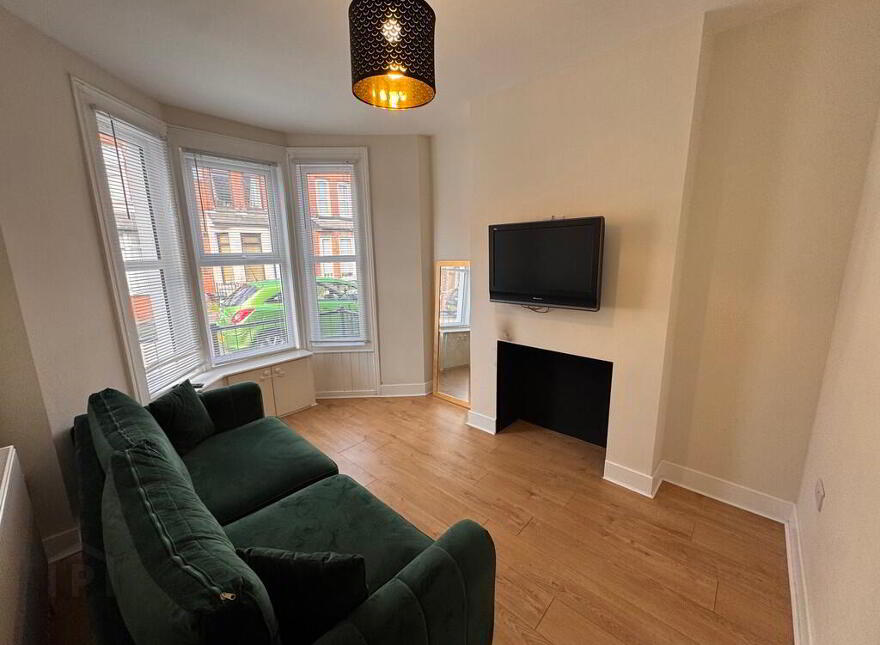 17 Rochester Street, Belfast, BT6 8EU